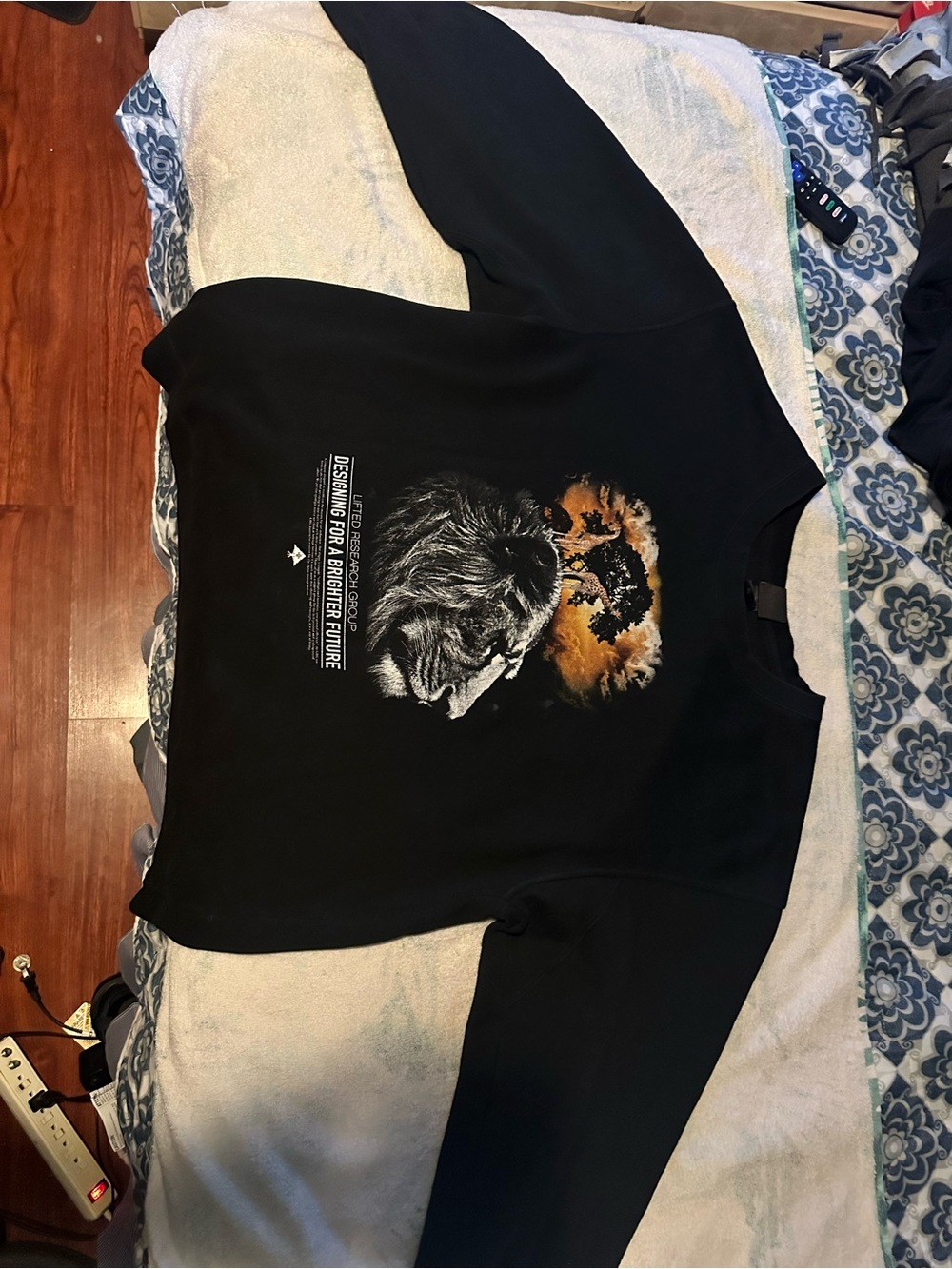 Lrg Black Sweatshirt with Orange Graphic Dog Print